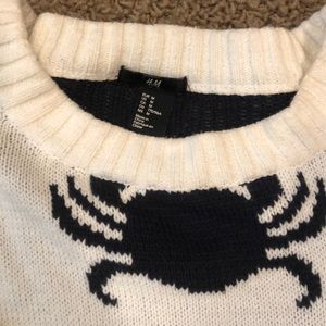 H&M oversize med cream and navy blue crab sweater